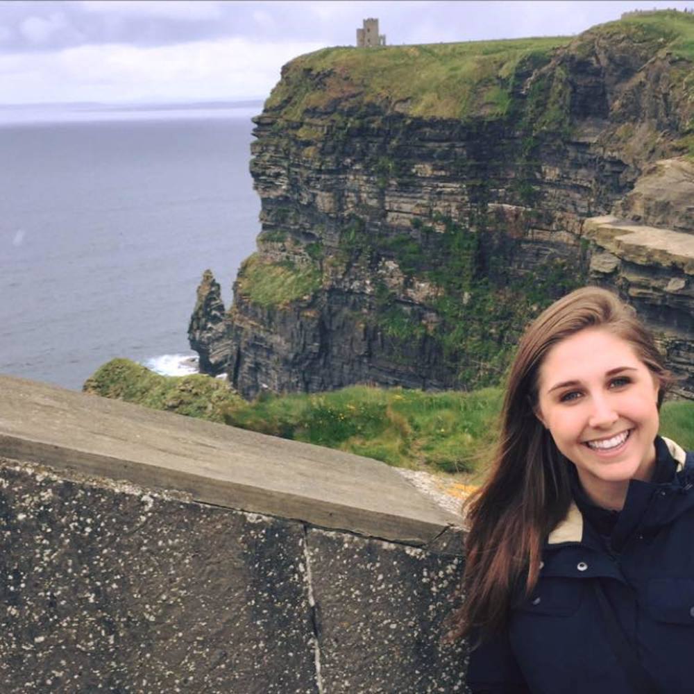 Meet your Posher, Courtney